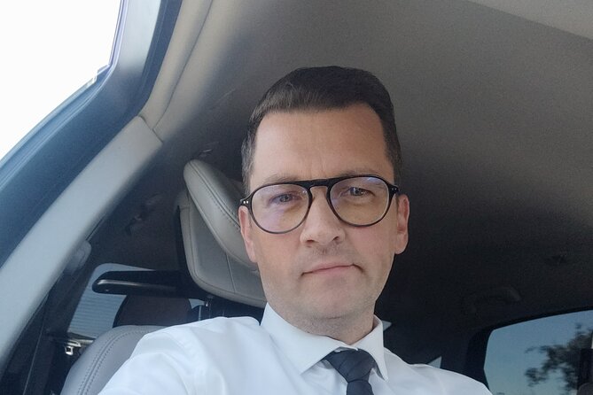 Private Transfer From Airports to Nantes