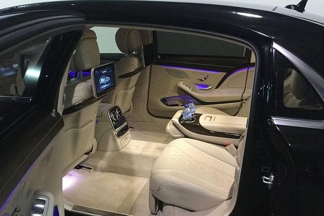 Private Transfer From Brussels Airport to Bruges by Business Car