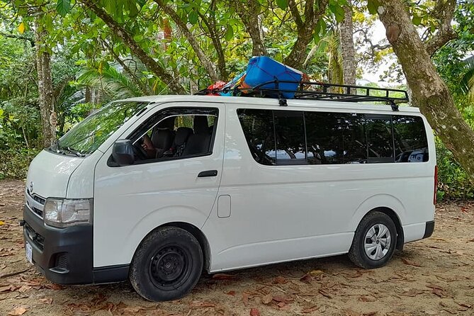 Private Transfer From La Fortuna to Juan Santa Maria Airport