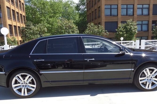 Private Transfer: LGA Airport to New York City