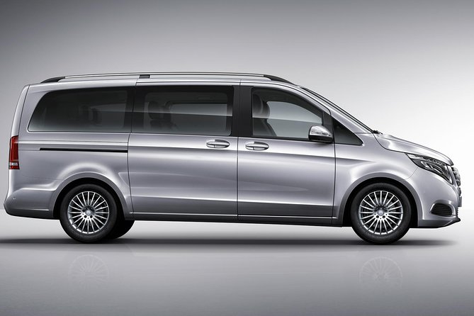 Private Transfers From Barcelona International Airport to City Center