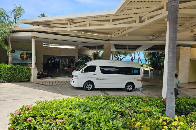 Private Transportation From Liberia Airport to Hotels in La Fortuna