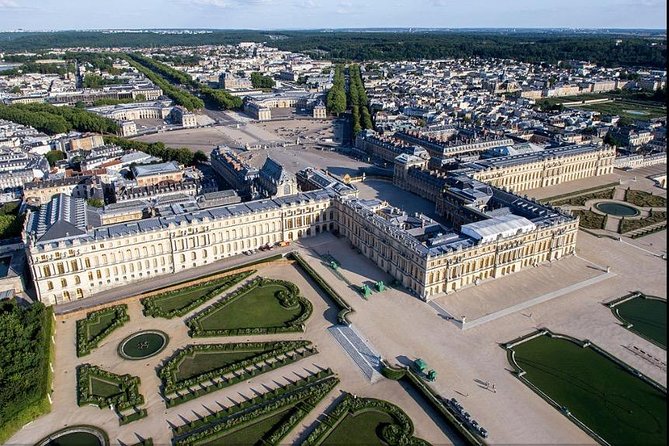 Private Versailles Tour With Guide + Round Trip Transport From Paris - Tour Overview