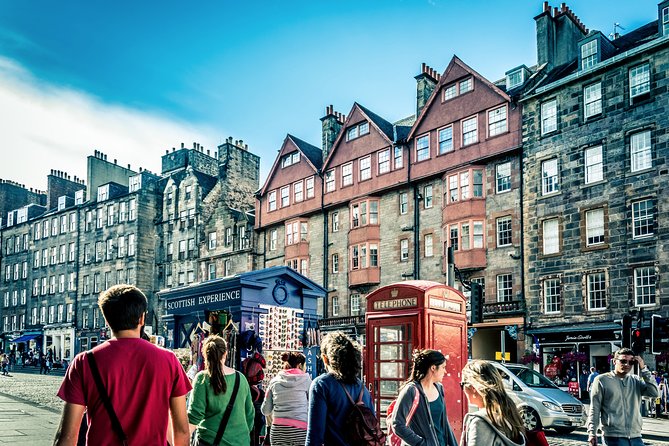 Private Walking Tour: Edinburgh Highlights, Including Entry to Edinburgh Castle