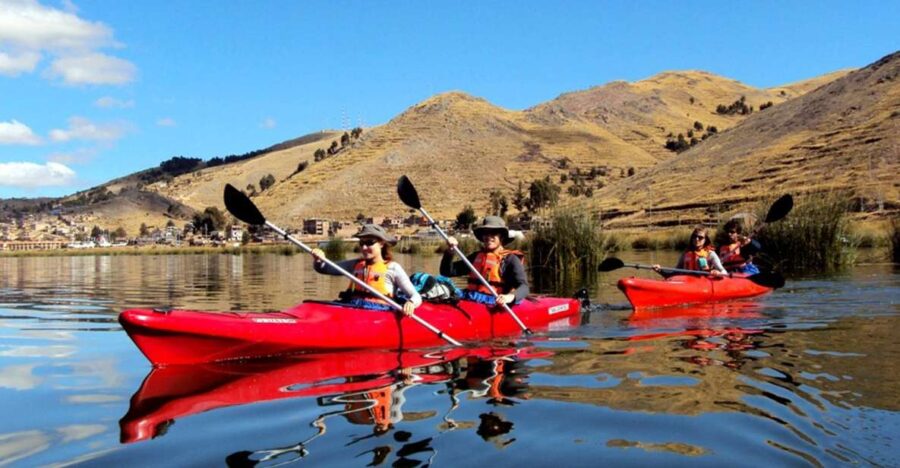 Puno: Kayaking in the Uros VIP - Activity Overview