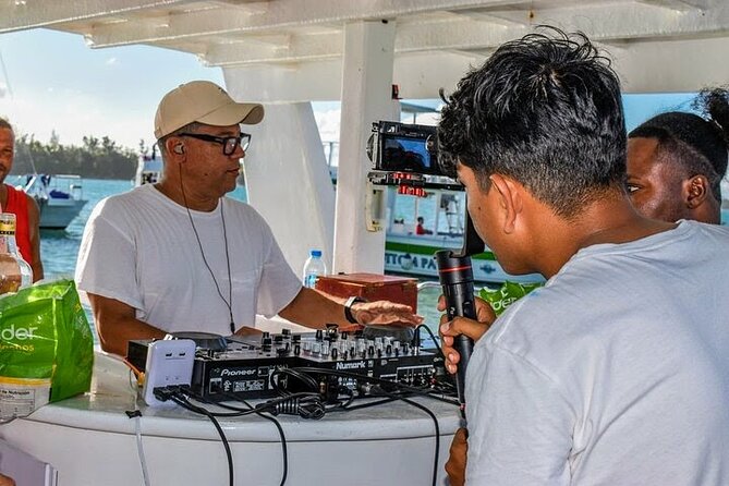 Punta Cana: Party Boat + Snorkeling Diving Music Drink Open Bar
