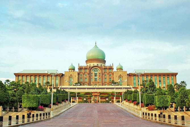 Putrajaya City & Bridges Tour With Batu Caves & Lunch