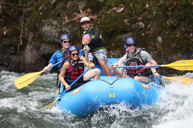 Rafting III-IV in Pacuare River