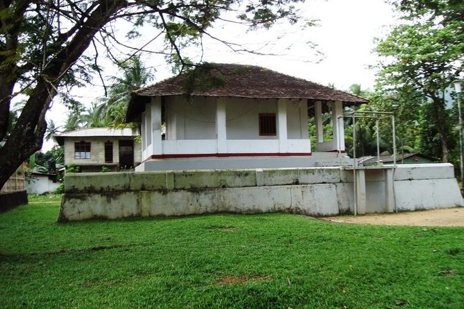 Ratnapura Full Day Tour With Water Falls, Gem Mines and Saman Devalaya