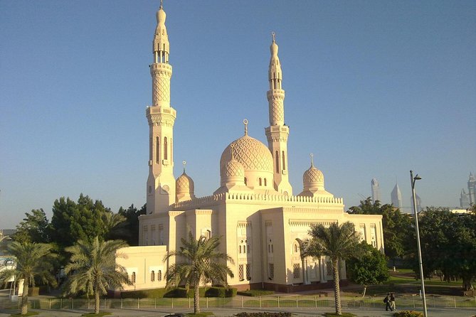 Red Dune Desert Safari With Dinner, Dubai City Tour & Dhow Cruise Dinner – TRIO