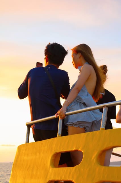 RedRiverTours - Enjoying Sunset & Night Squid Fishing