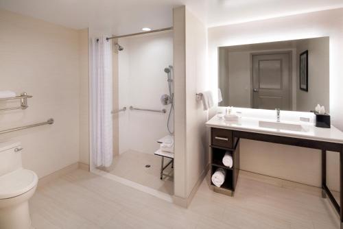 Renaissance New York Midtown Hotel - Hotel Overview and Location