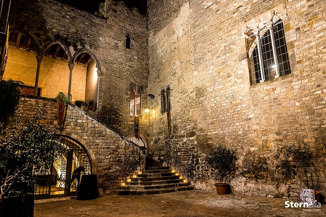 Requesens Palace Dinner Experience With Medieval Show - Exploring the Requesens Palace
