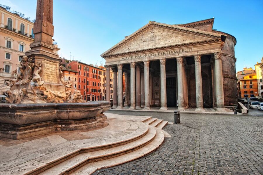 Rome: City Highlights Walking Tour at Night With Soft Drink