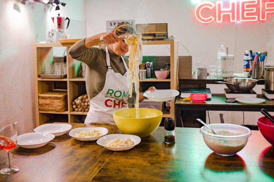 Rome: Pasta Cooking Class With Spritz Cocktails
