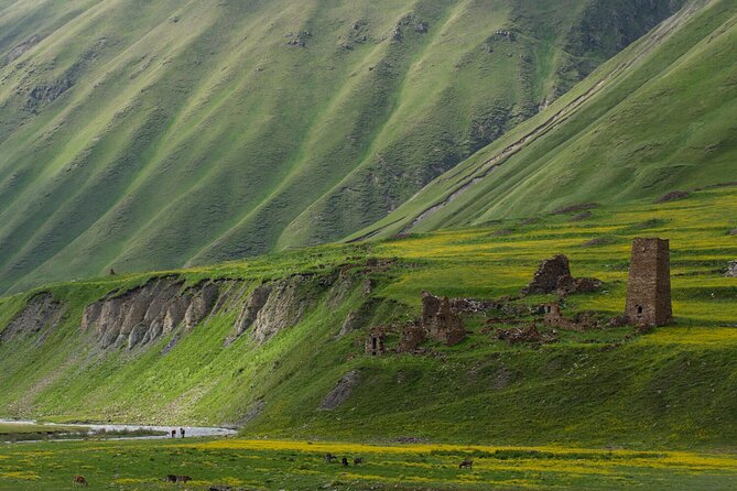 2 Best Private Car With Driver Services In Stepantsminda