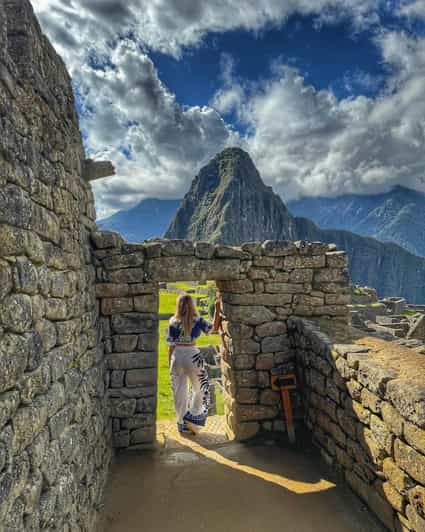Sacred Valley and Machu Picchu Tour: 2 Days and 1 Night