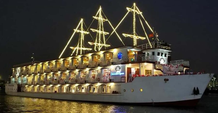 Saigon: Unforgettable Saigon River Tour on a Dinner Cruise