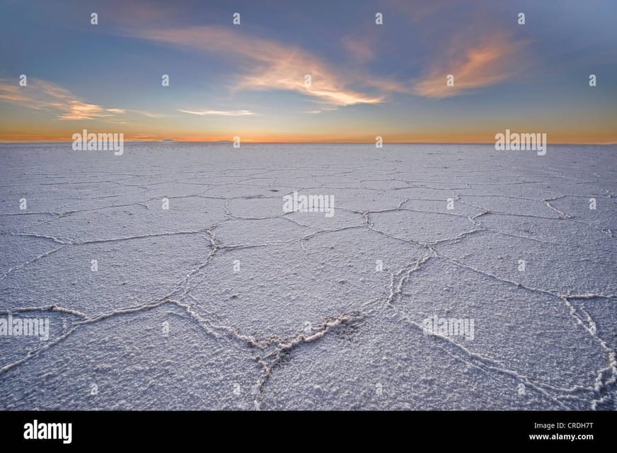 Salar+Bus Bed La Paz-Uyuni Round Trip+Breakfast 1D Tours