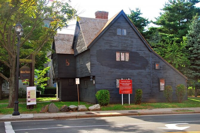 Salem Scavenger Hunt: Salem Ghost Hunt!