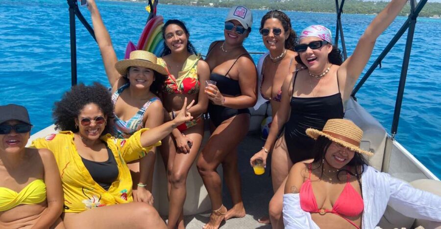 San Andres: Private Boat Trip With Aquarium and Beach Stops