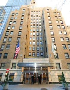 San Carlos Hotel New York - Hotel Location and Proximity
