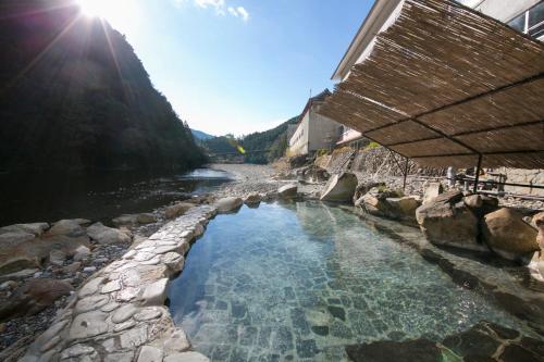 Sansuikan Kawayu Midoriya - Overview and Location