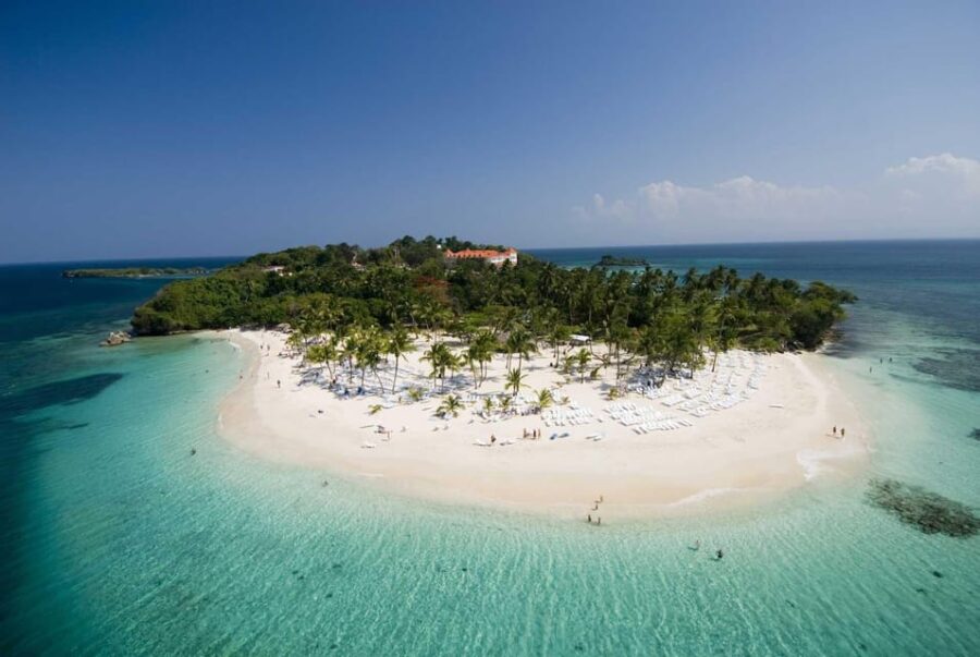 Santo Domingo: Bacardi Island and El Limon Waterfalls Samana
