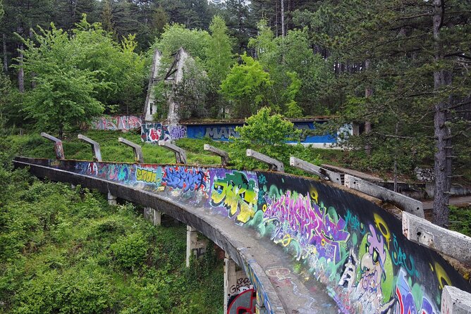 Sarajevo: A City Under Siege - War Tour With Tunnel Museum - Historical Context of Siege