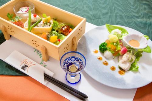 Satonoyu Waraku 13 Years or Older - Property Overview