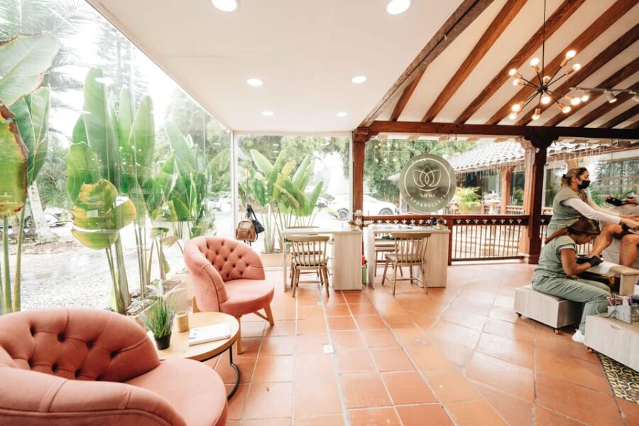 Scalp Therapy and Brushing (Near Medellín)