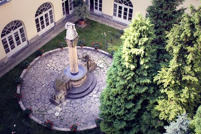 Secret Gardens and Squares Downtown | Walking Tour of Budapest