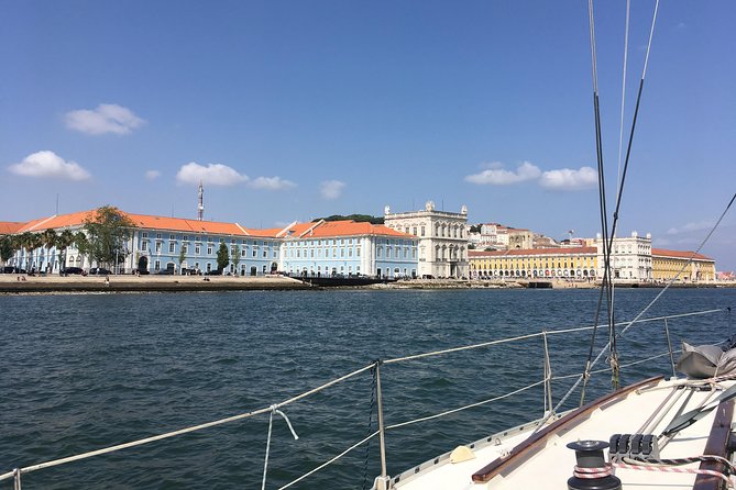 Seixal Sailing Cruise - Lunch in a Typical Restaurant