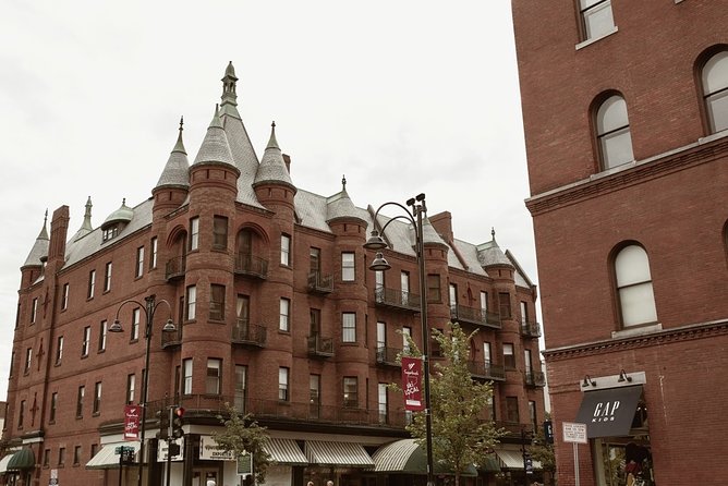 Self-Guided Burlington Scavenger Hunt: Burlington Beauty