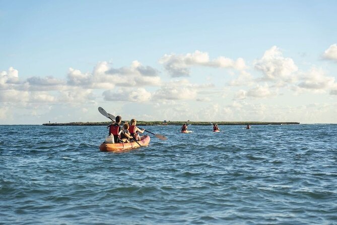 Self-Guided Kayaking Tour in Kailua Bay and Popoia Island