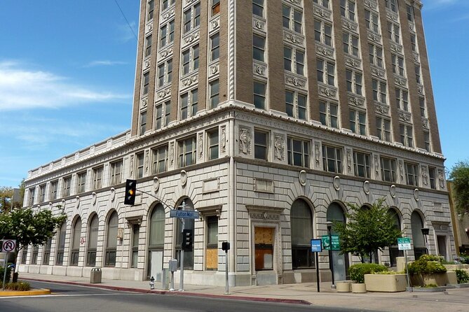 Self Guided Scavenger Hunt: Fresno Art & History