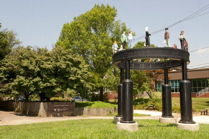 Self-Guided Scavenger Hunt: The Fine (Art) Life in Bethesda