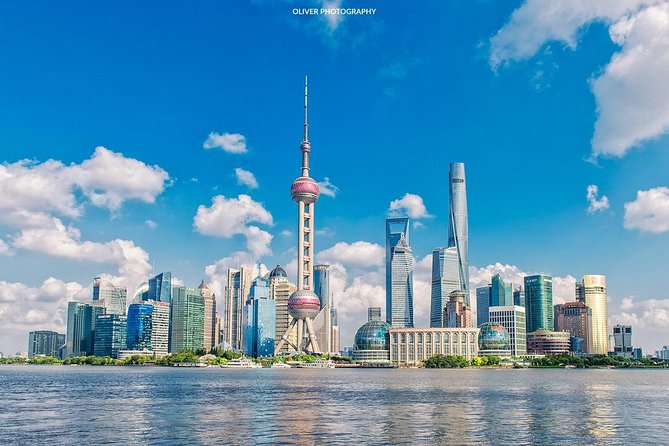 Shanghai Airport Stopover Private Tour to Jade Buddha Temple, Yu Garden and Bund