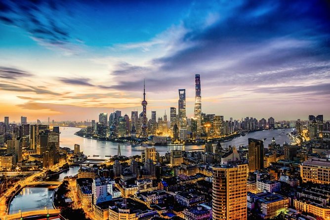 Shanghai Private Layover Tour Plus Dim Sum and Maglev Train