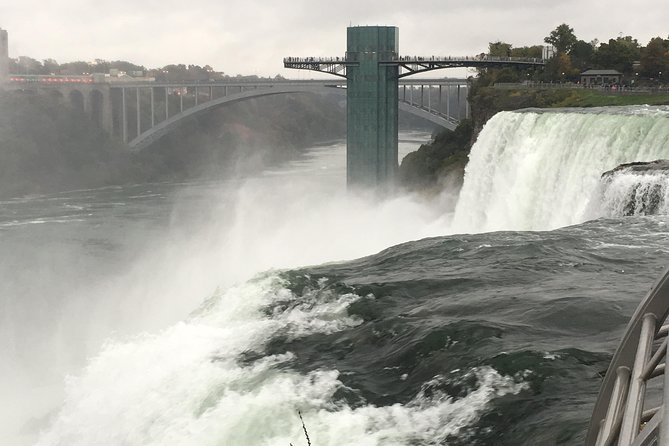 Shared Airport Transfer: Buffalo Niagara International Airport to Niagara Falls NY