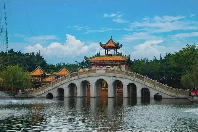 Shawan Old Town and Baomo Garden Private Day Tour in Guangzhou