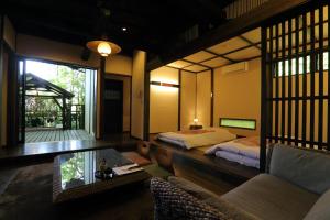 Shinwaen - Accommodation Options