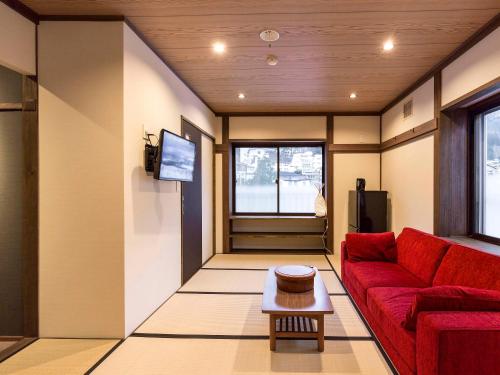 Shirakaba - Location and Accessibility