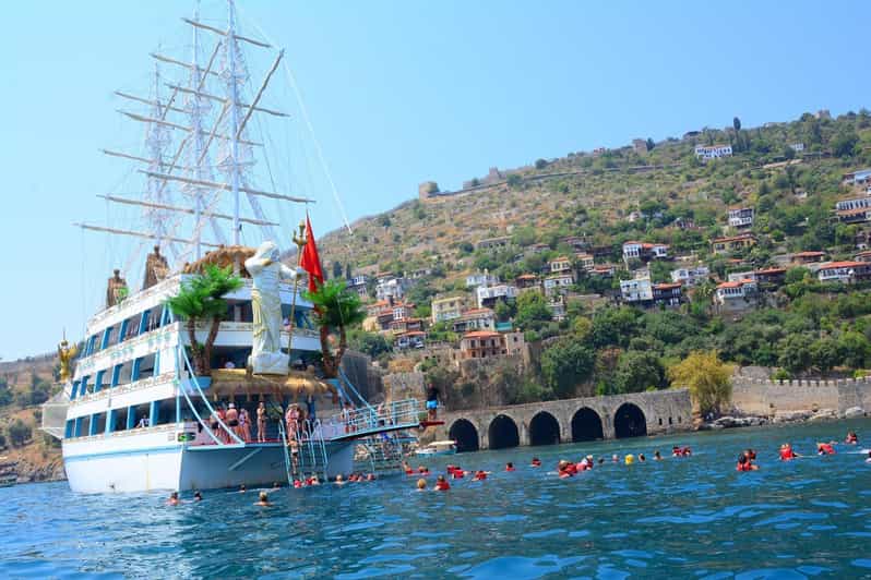 Side Harem Maldiv Yacht: Luxury Boat Tour - Tour Overview