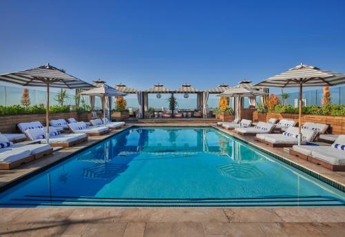SIXTY Beverly Hills - Hotel Location and Overview