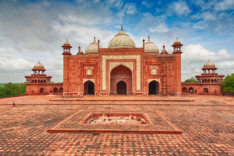 Skip-The-Line Taj Mahal and Agra Fort Private Tour