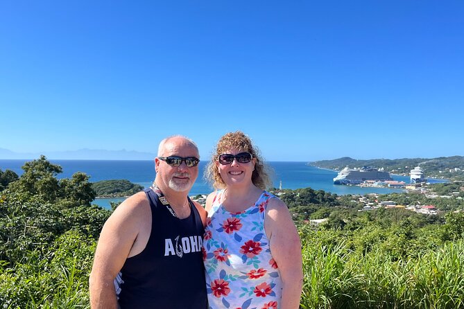 Sloth and Monkey Park Private Tour at Roatan With Pickup