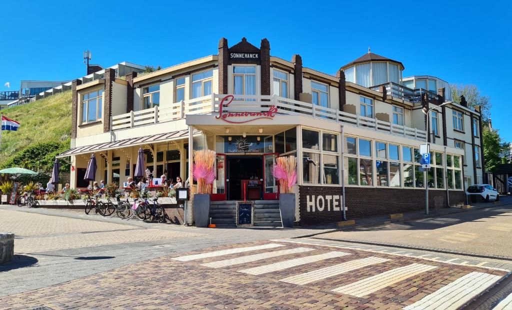 Sonnevanck Wijk Aan Zee Review