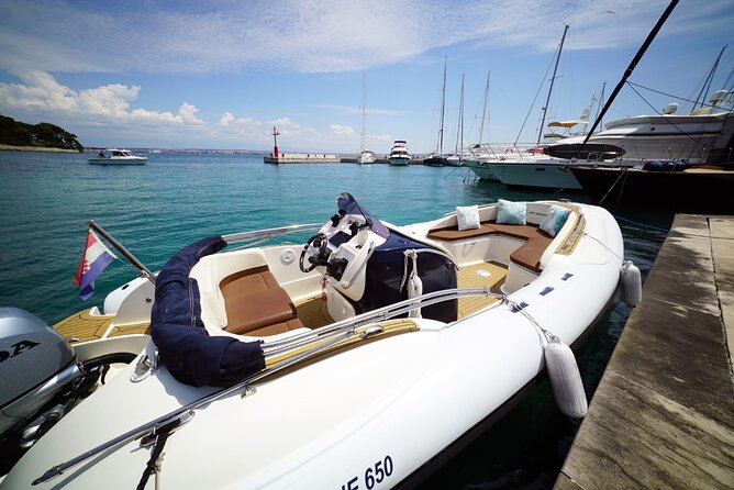 Speedboat Guided Tour to Ugljan, Osljak & Galevac