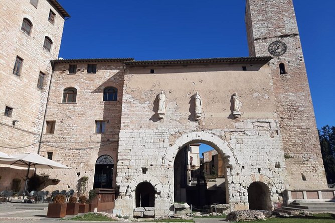Spello Private Walking Tour With an Official Guide